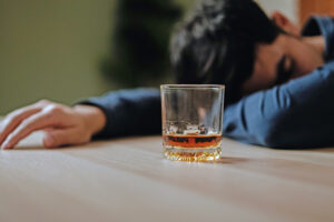 Врач назвала главное отличие похмелья от отравления алкоголем