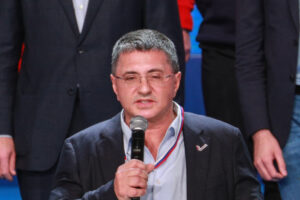 Мясников объяснил, почему у американцев больше шансов при лечении рака