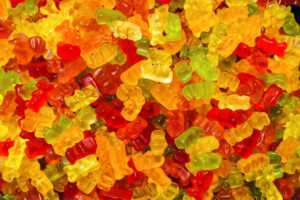 Врач рассказала, чем опасны жевательные мармеладки