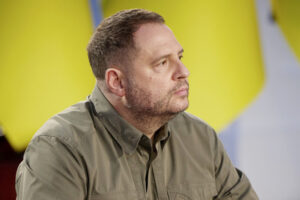 Зеленский проведет встречу с требующими отставки Ермака депутатами