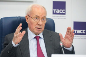 Азаров спрогнозировал ускорение переговорного процесса по Украине