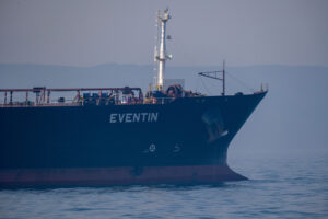 Германия не смогла конфисковать нефтяной танкер Eventin
