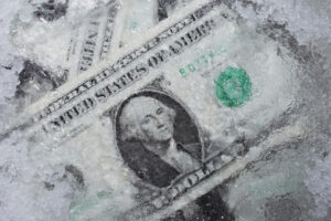 В СВР заявили о попытках Великобритании добиться изъятия российских активов