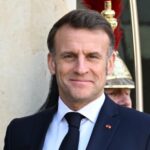 Макрон появился на публике с залитым кровью глазом