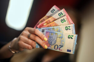 Украинские беженцы в Польше рискуют лишиться пособий