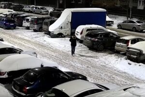 Двое россиян по заданию Украины собирались подорвать высокопоставленного офицера. Закладка бомбы под машину попала на видео