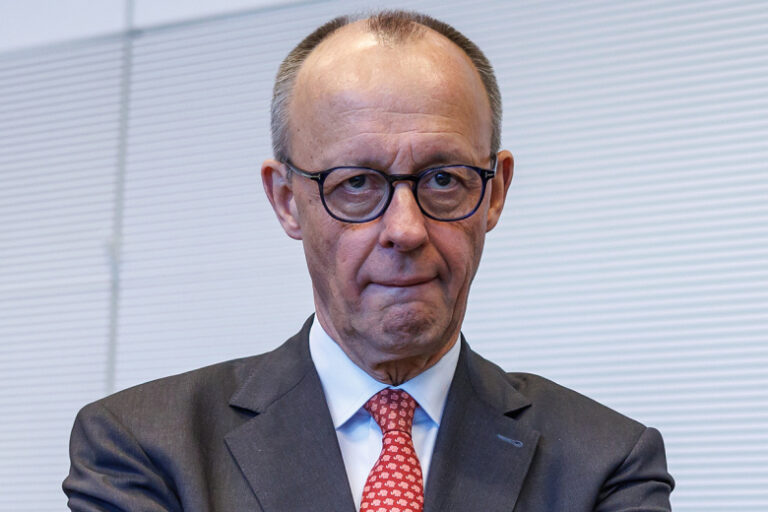 «Будет иметь последствия»: Мерц пригрозил Орбану