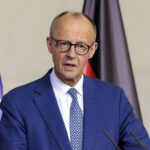 Мерц передразнил Трампа и сорвал овации на съезде партии