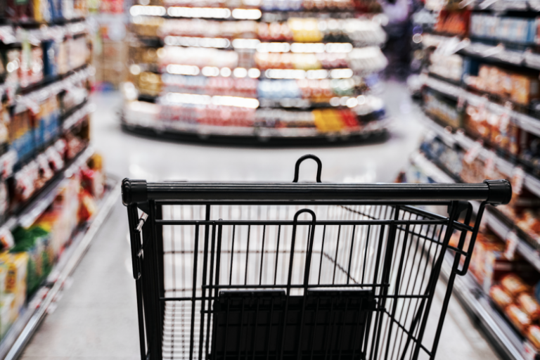 Стало известно, кто «держит» русские магазины в Европе