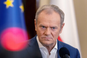 Туск попытался пошутить о «русских» и угодил впросак