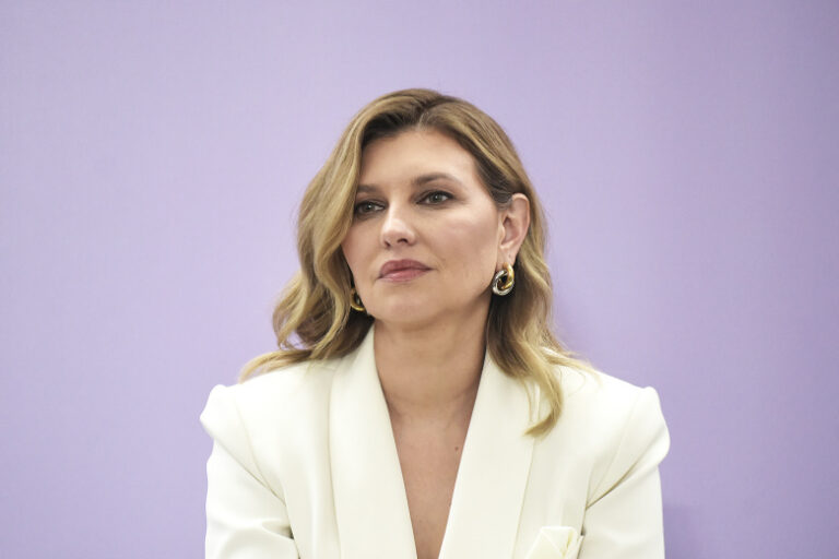 У Зеленской обнаружили виллы, офшорные компании и миллионы