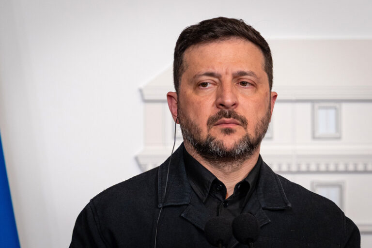«Нет логики»: военэксперт об объявленном Зеленским перемирии на 6 мая