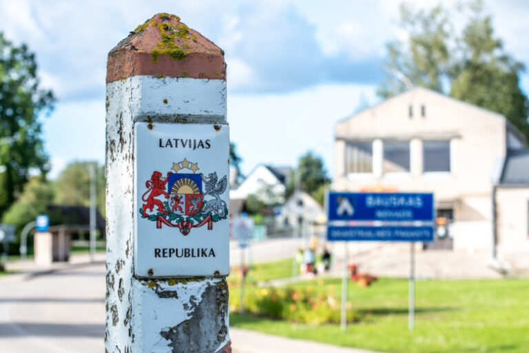 Власти Литвы отказались следовать примеру Латвии с автобусами в Белоруссию
