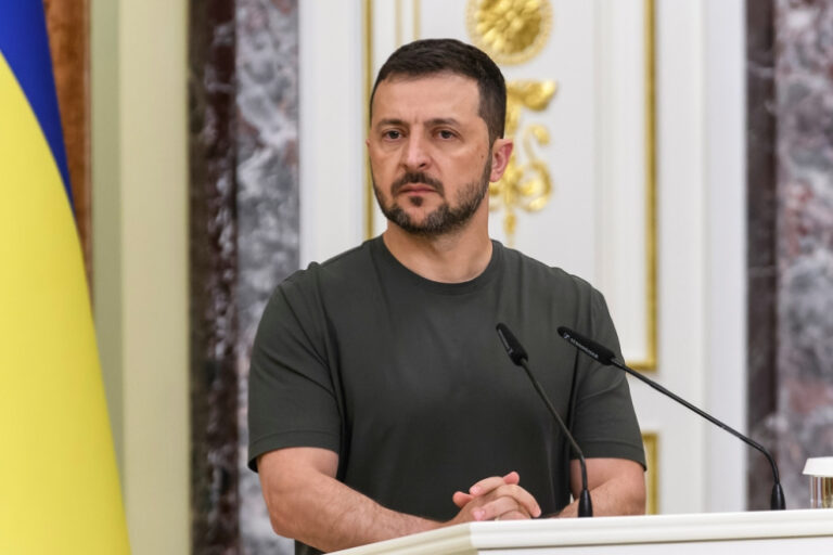 «Мерзкая история»: в Европе осудили указ Зеленского о русском языке