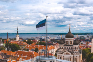 В Нарве открыли продажу мест в очереди на границу с Россией