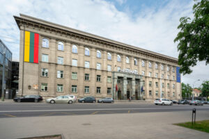 Литва вручит России ноту протеста из-за повреждения посольства в Киеве
