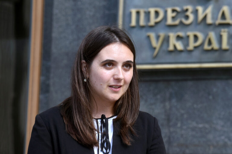 «Странный способ добиться победы»: Мендель осудила новое решение Киева