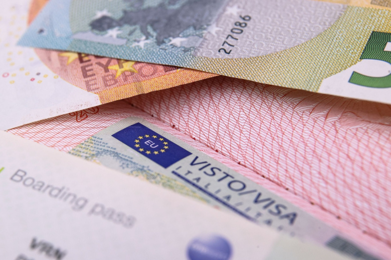 Шенгенская виза в заграничном паспорте гражданина РФ