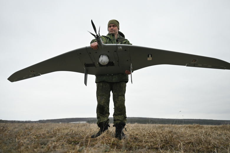 Работа военнослужащих расчета БПЛА «Суперкам» 40-й бригады морской пехоты группировки войск «Север»